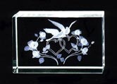結婚祝い・誕生日祝いの贈り物に３Ｄクリスタルガラスアート