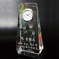 金婚式祝いプレゼントのクリスタル楯(盾)